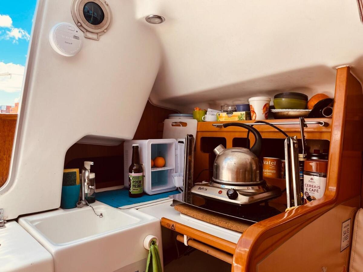 Surfbird Cozy Sailboat Escape Hotel Lisbon Luaran gambar